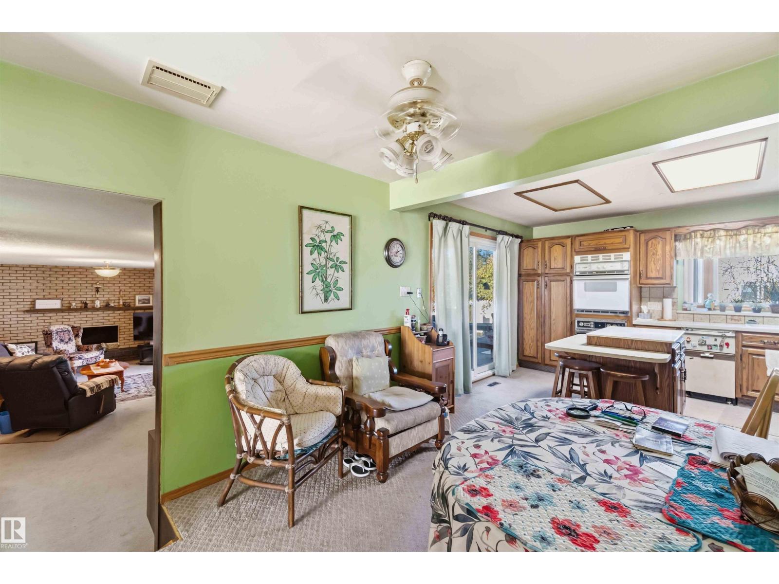 10928 41a Av Nw Property Photo 16