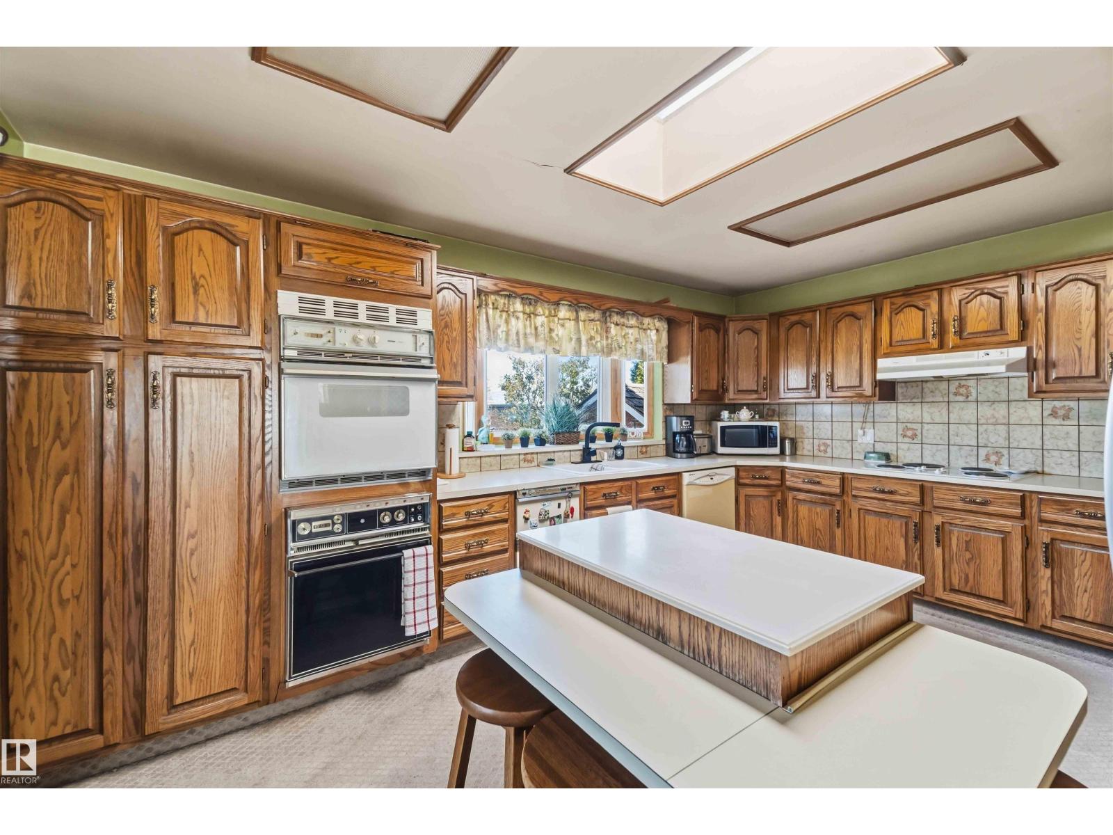 10928 41a Av Nw Property Photo 19