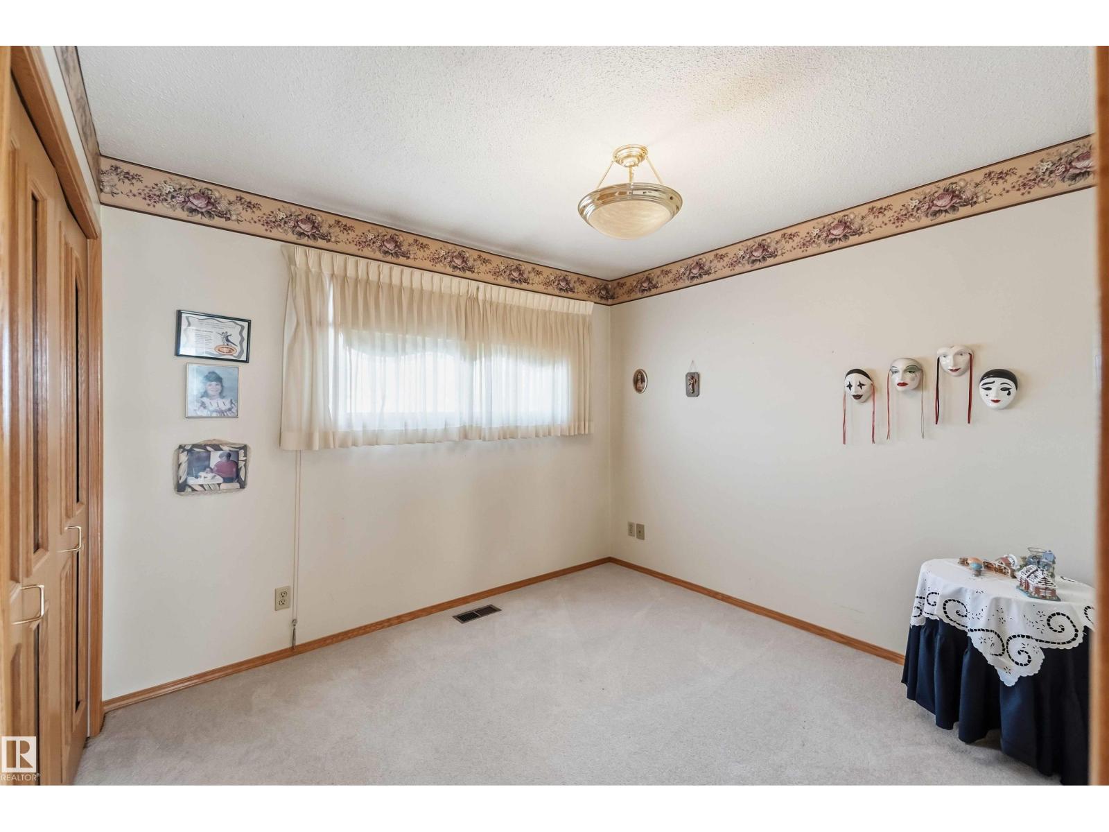 10928 41a Av Nw Property Photo 24