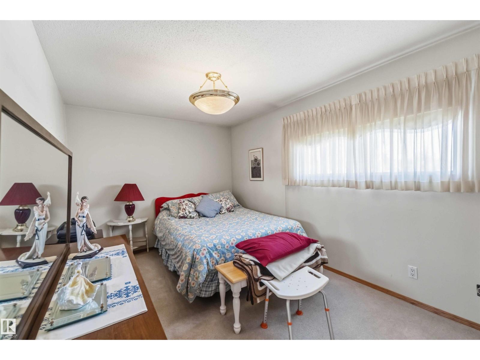 10928 41a Av Nw Property Photo 28