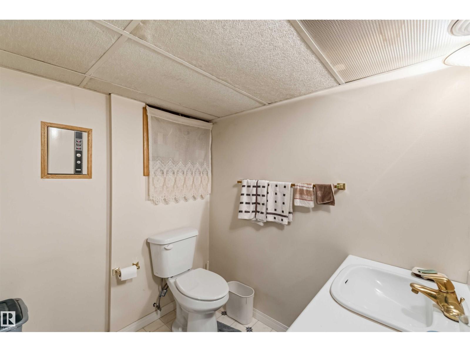 10928 41a Av Nw Property Photo 43