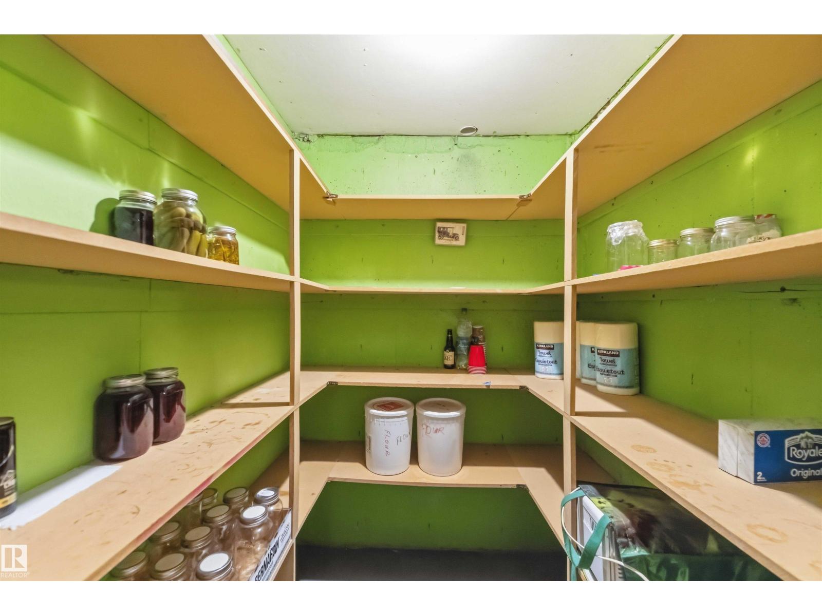10928 41a Av Nw Property Photo 46