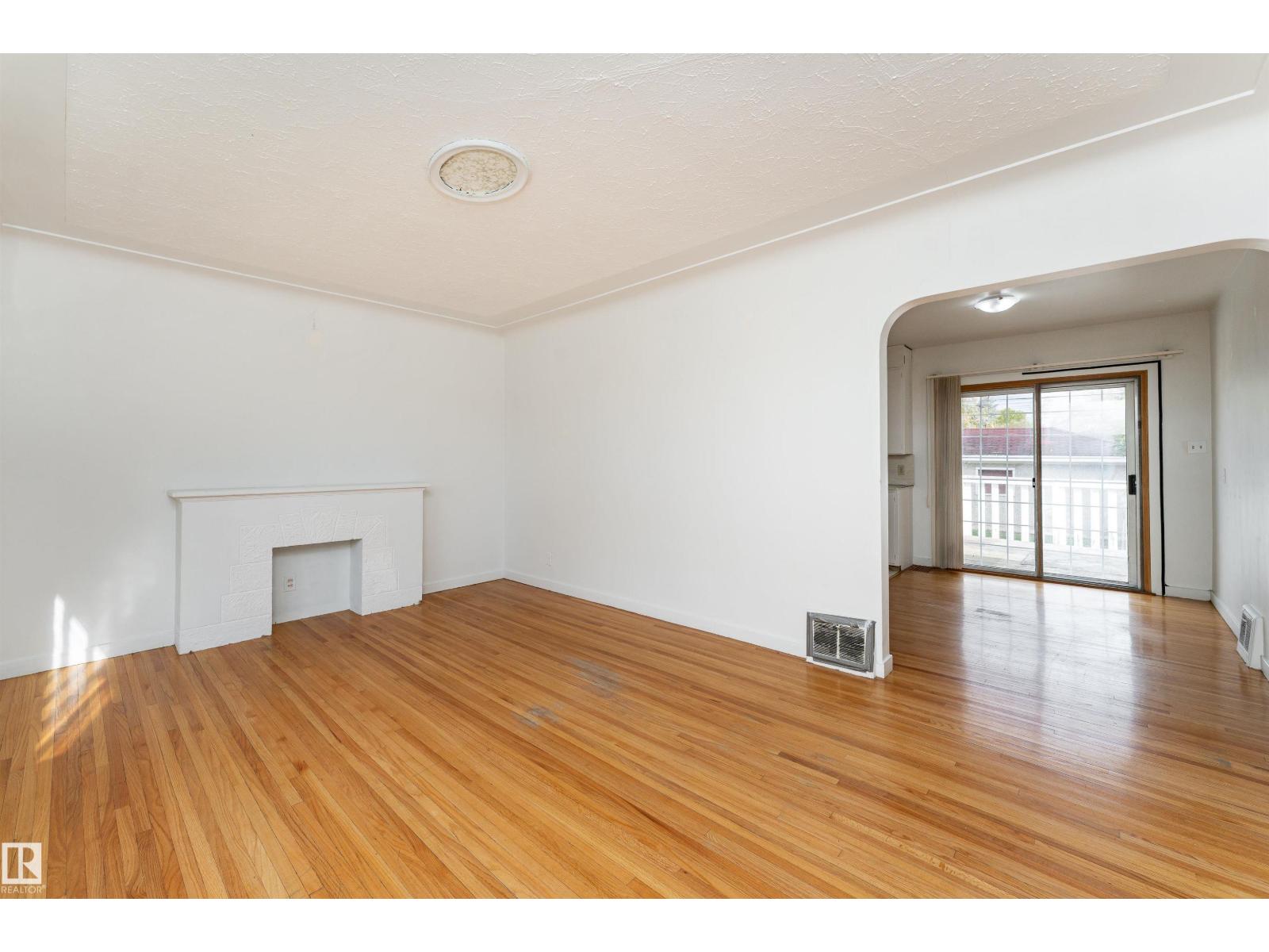 10719 132 St Nw Property Photo 2