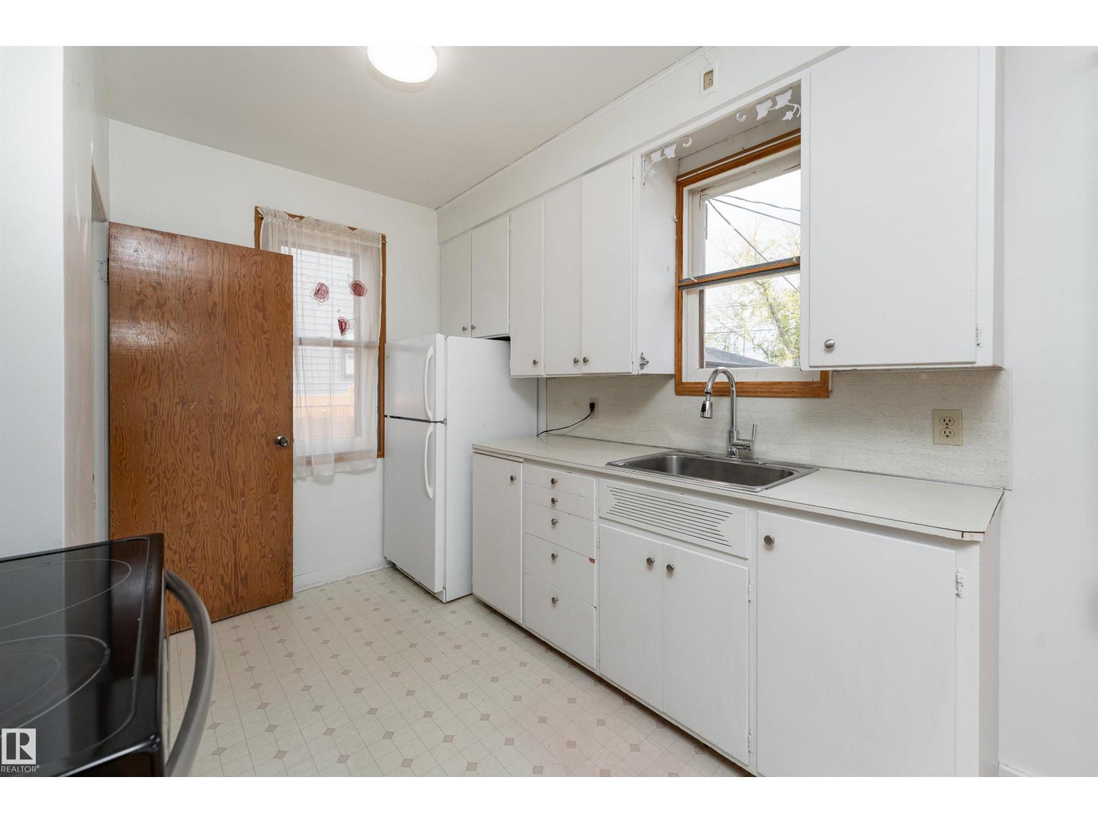 10719 132 St Nw Property Photo 10