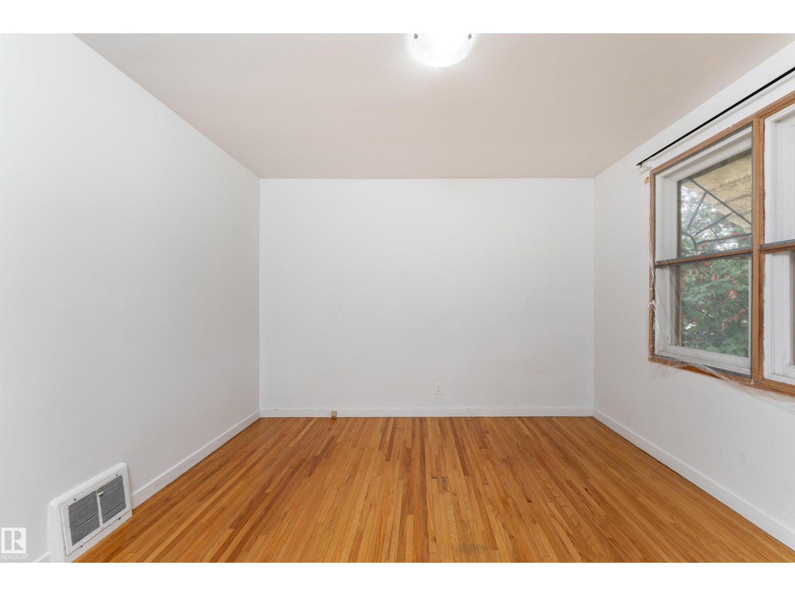 10719 132 St Nw Property Photo 14