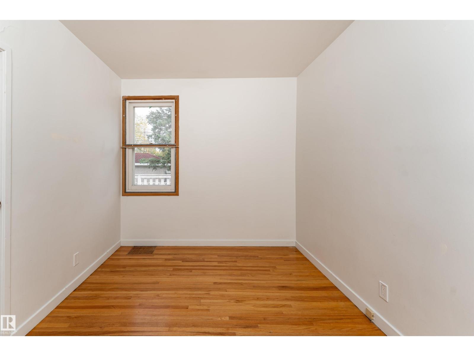 10719 132 St Nw Property Photo 17
