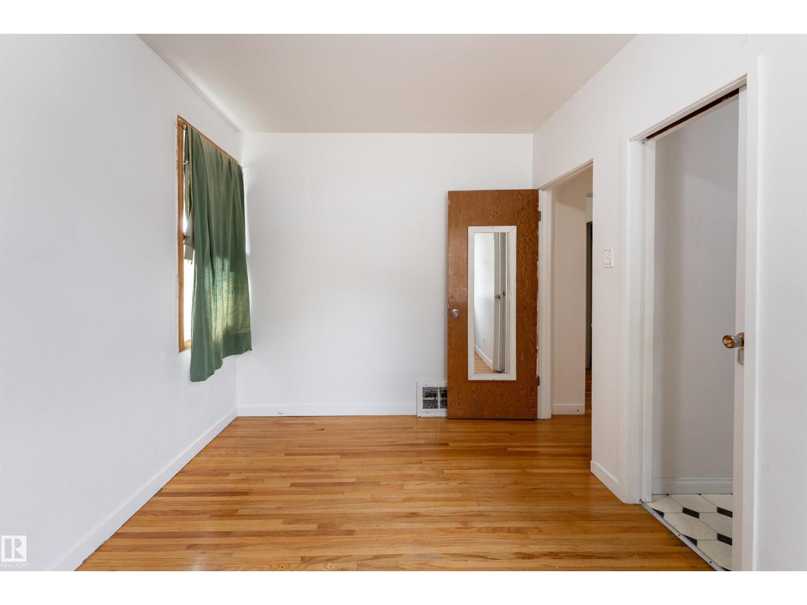 10719 132 St Nw Property Photo 19