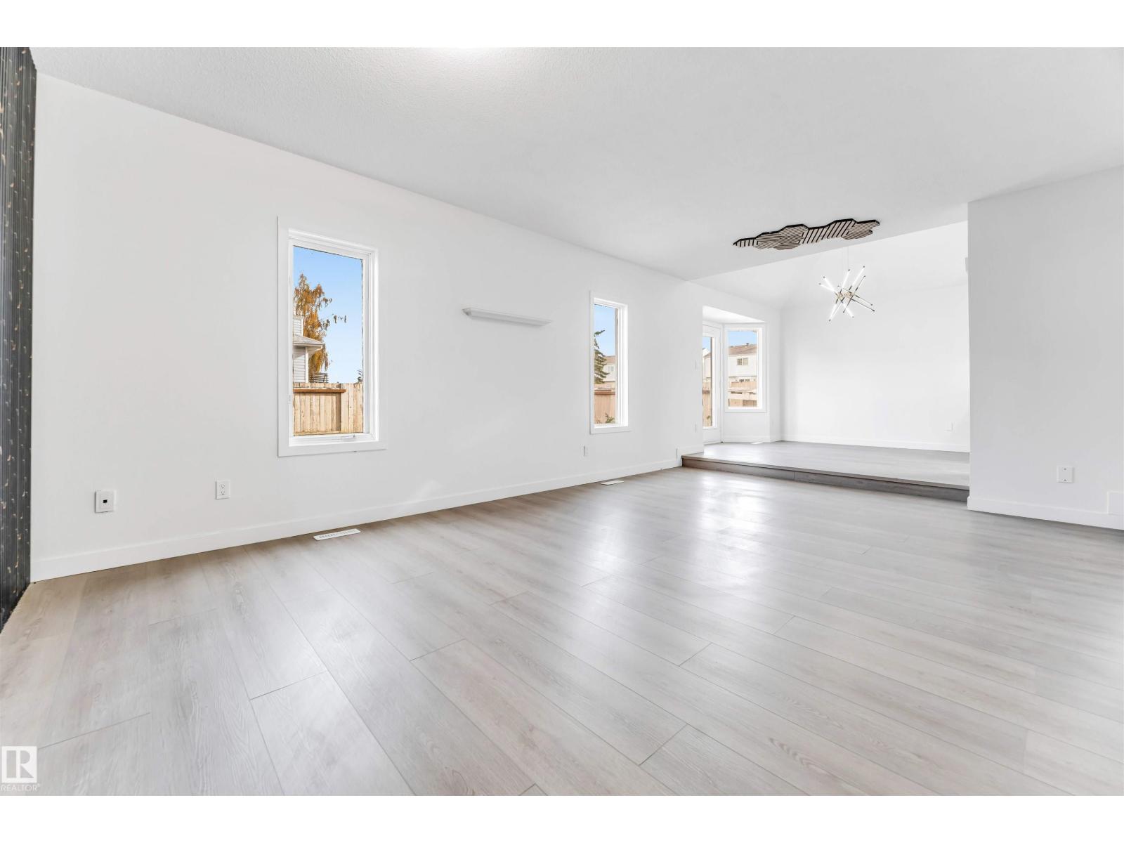 3003 36 St Nw Property Photo 16