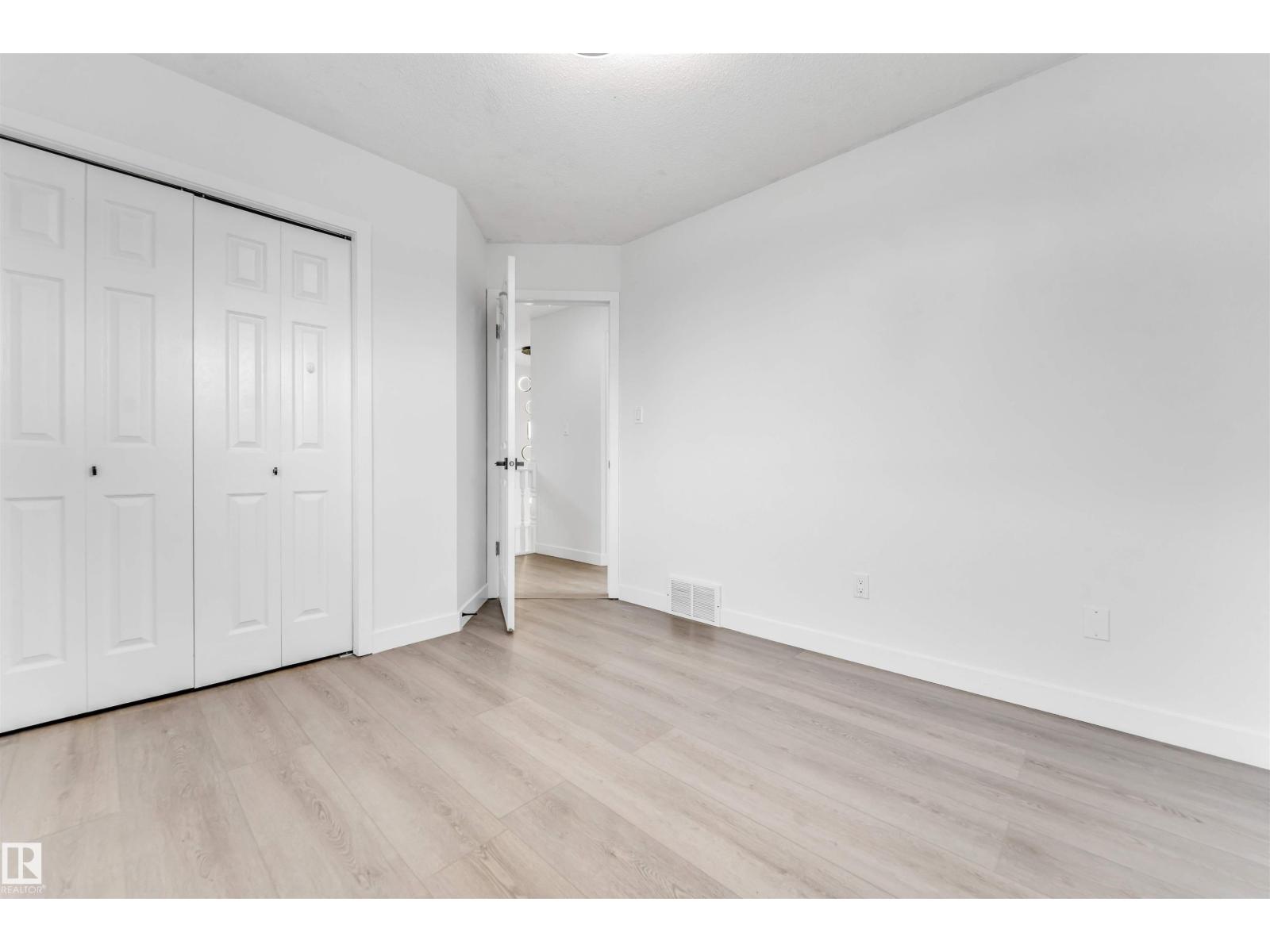 3003 36 St Nw Property Photo 20