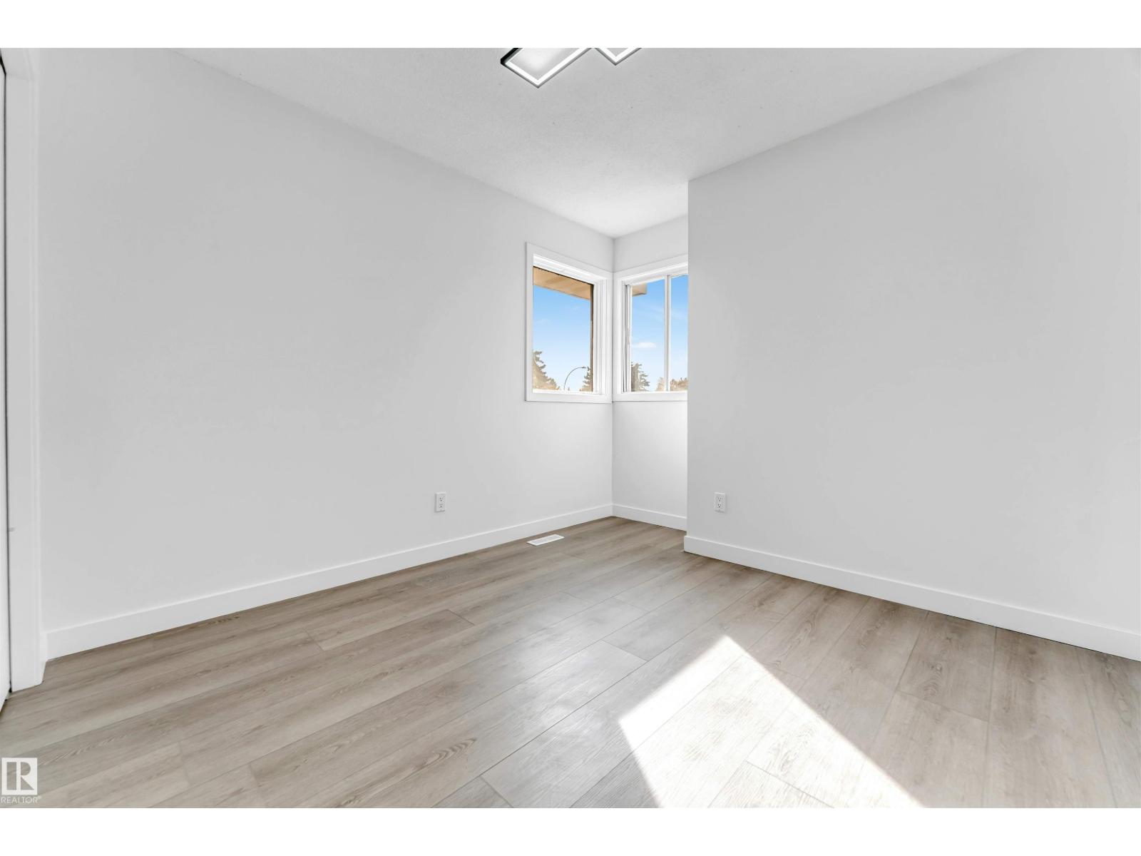 3003 36 St Nw Property Photo 21