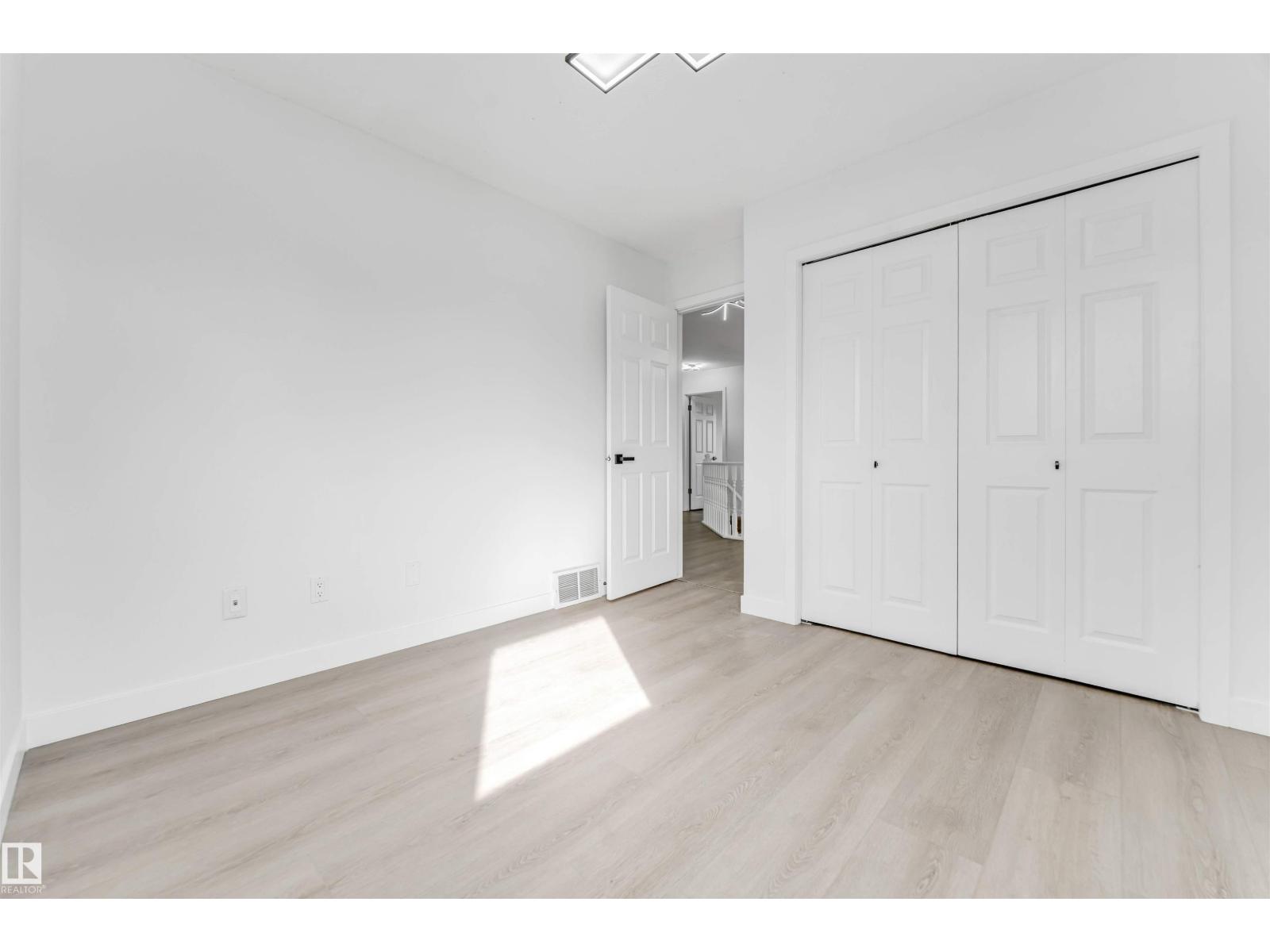 3003 36 St Nw Property Photo 22