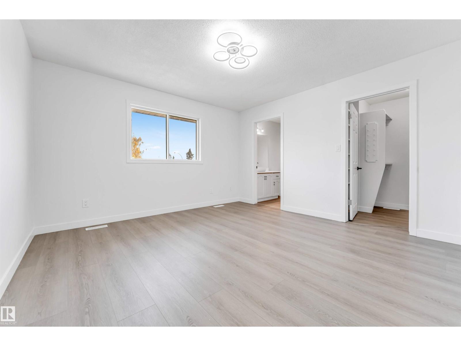 3003 36 St Nw Property Photo 23