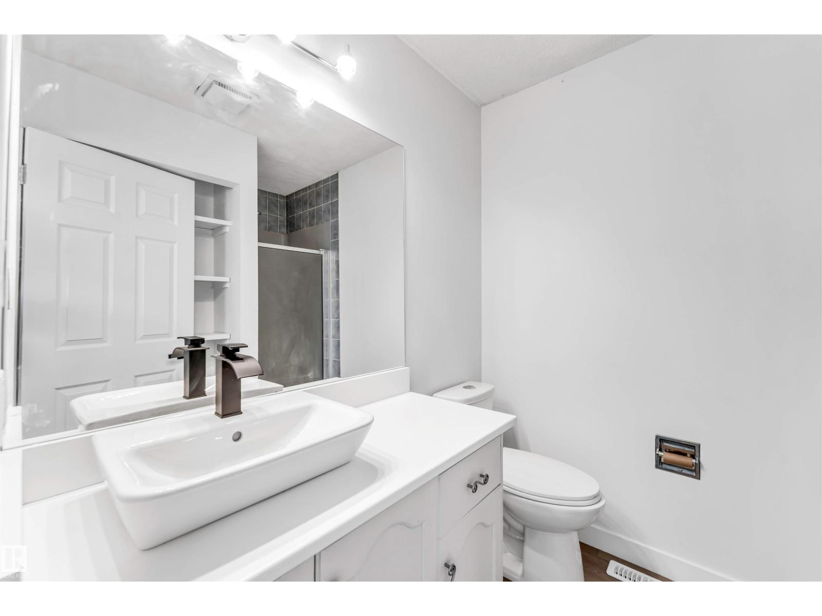 3003 36 St Nw Property Photo 33