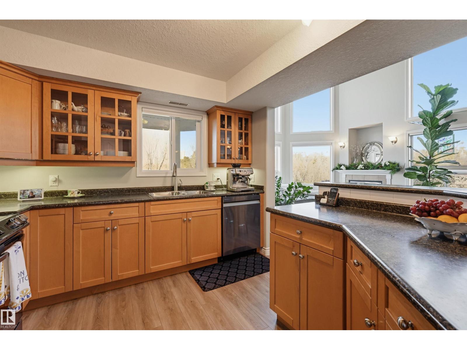 #427 9008 99 Av Nw Property Photo 12