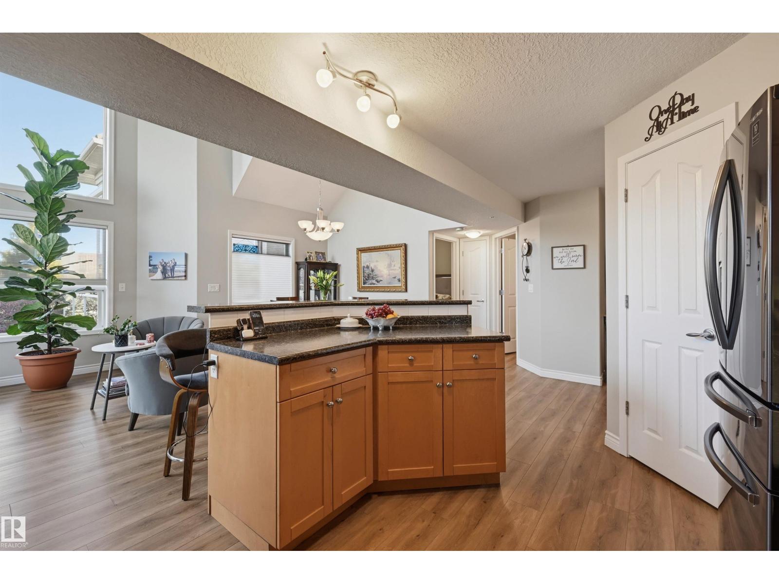 #427 9008 99 Av Nw Property Photo 13