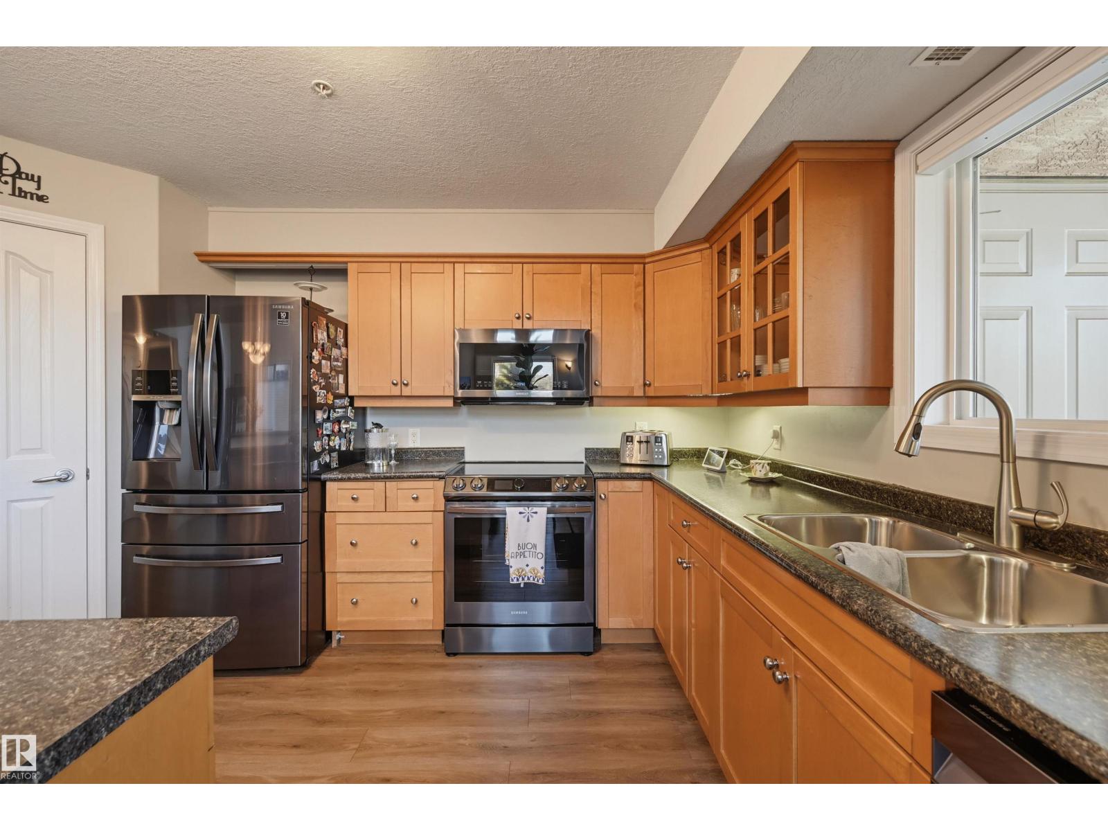 #427 9008 99 Av Nw Property Photo 14