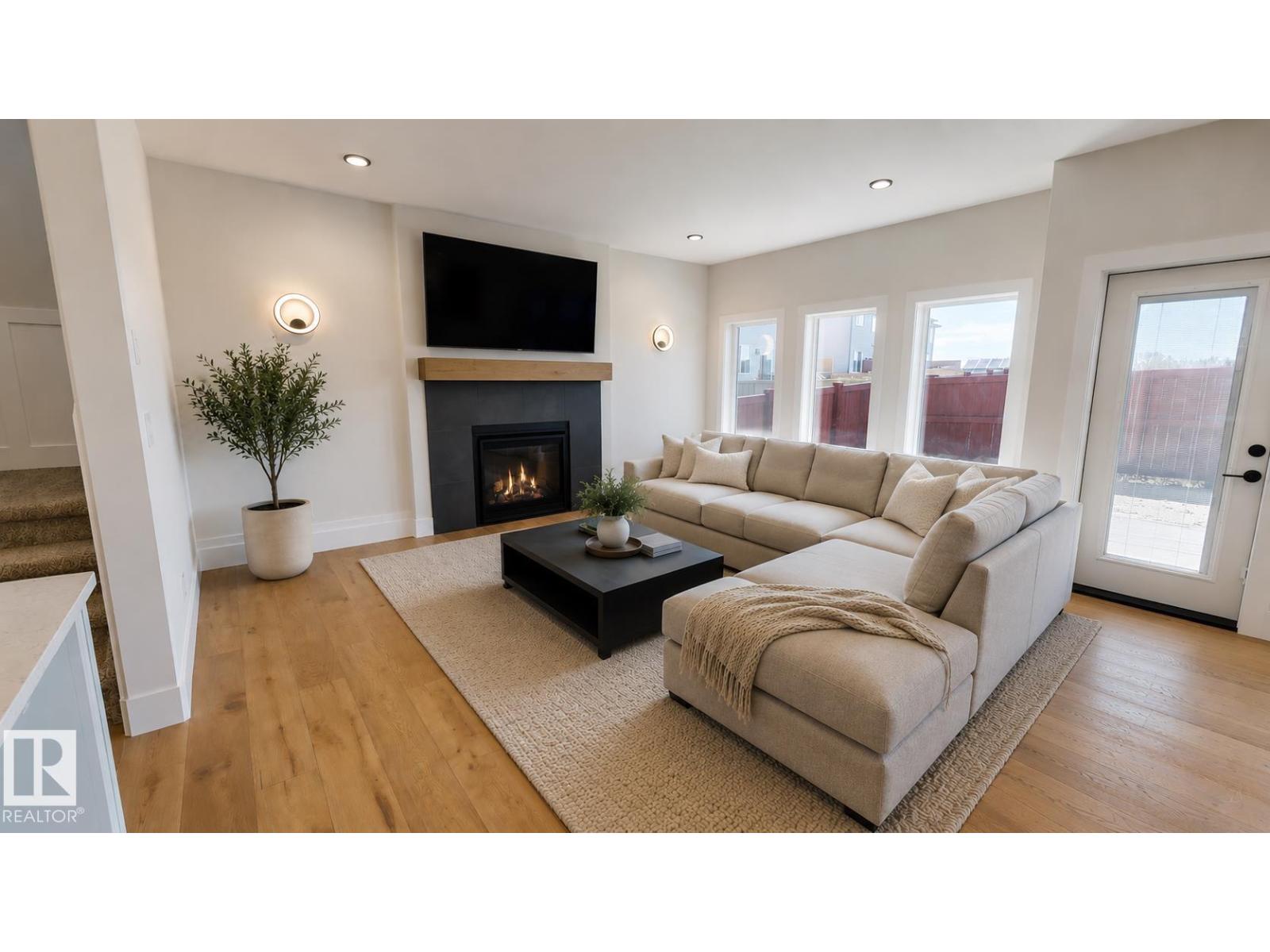 51 Grassview Cr Property Photo 3