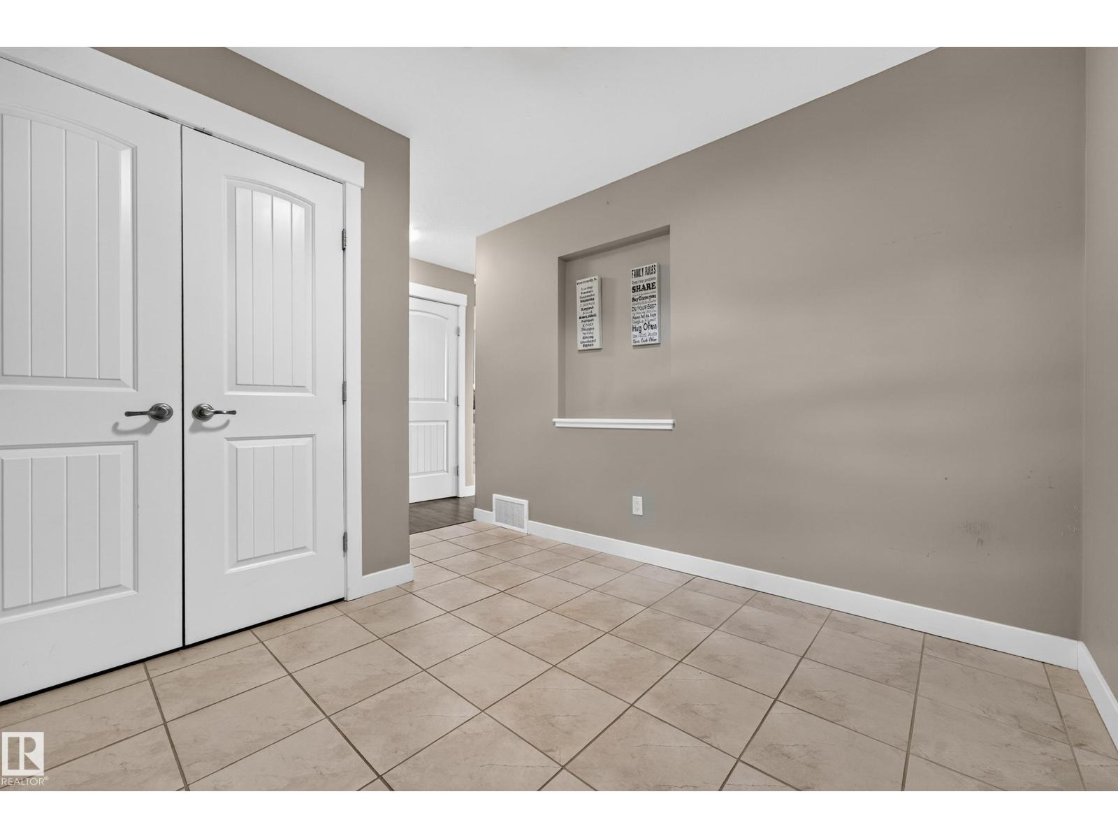 186 Reed Pl Property Photo 17
