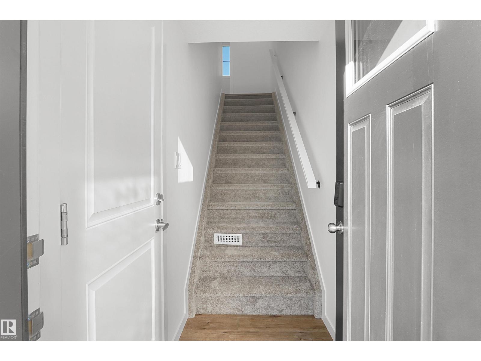 #63 17319 5 St Ne Property Photo 4