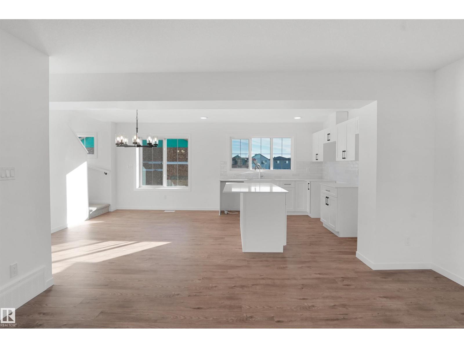 #63 17319 5 St Ne Property Photo 6
