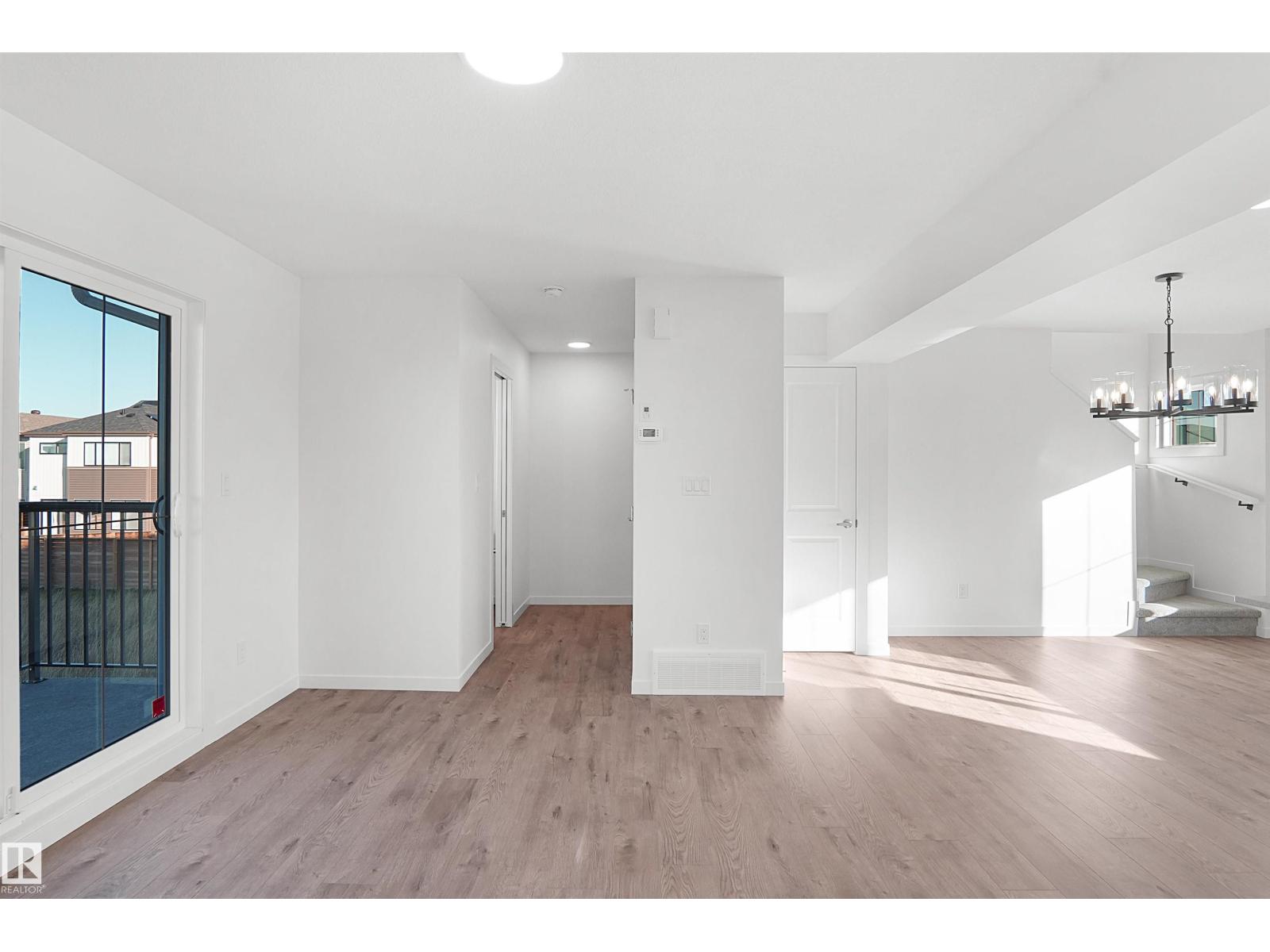 #63 17319 5 St Ne Property Photo 8