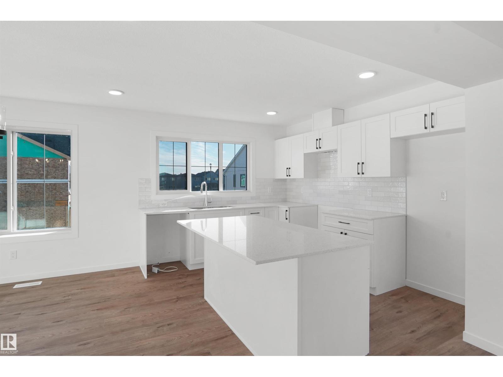 #63 17319 5 St Ne Property Photo 11