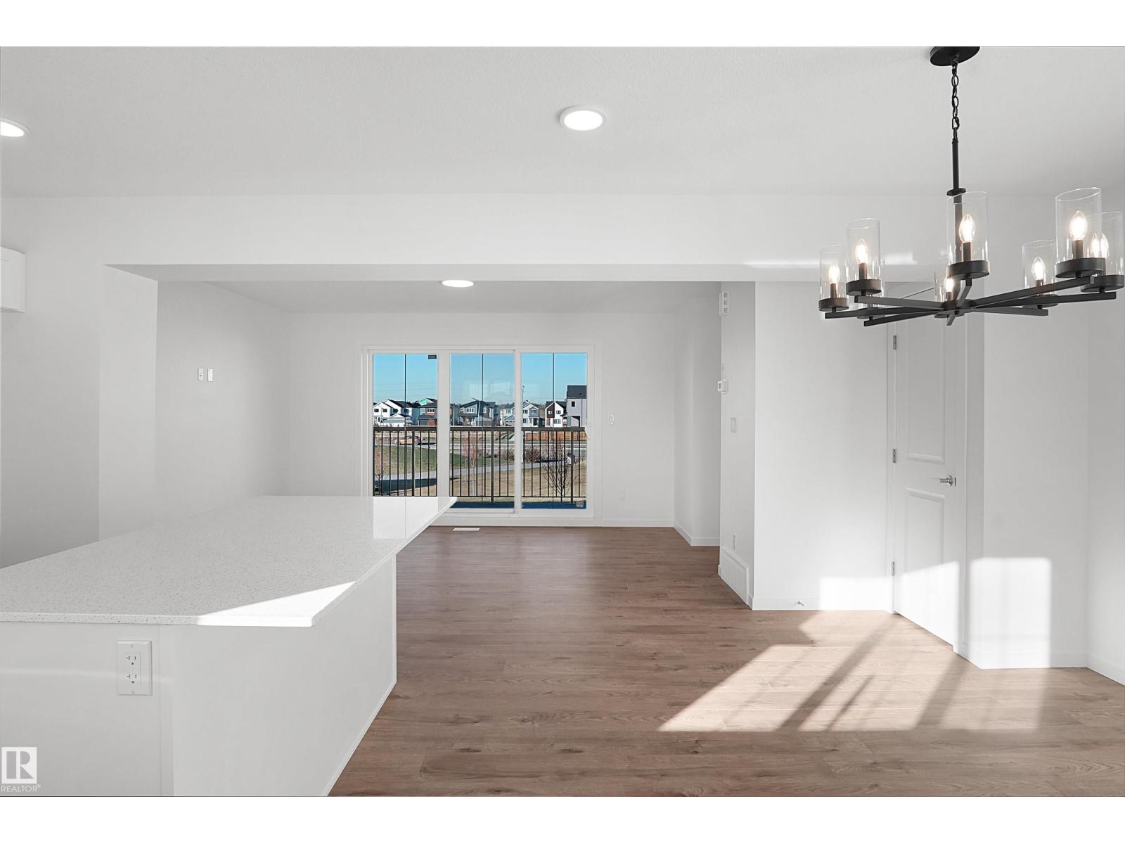 #63 17319 5 St Ne Property Photo 16