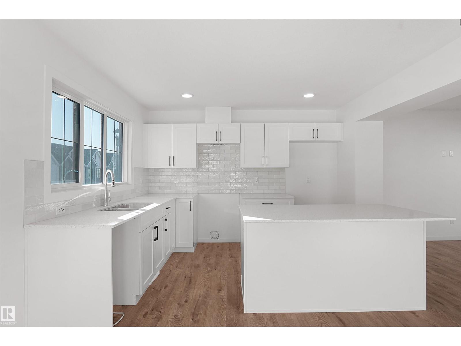 #63 17319 5 St Ne Property Photo 21