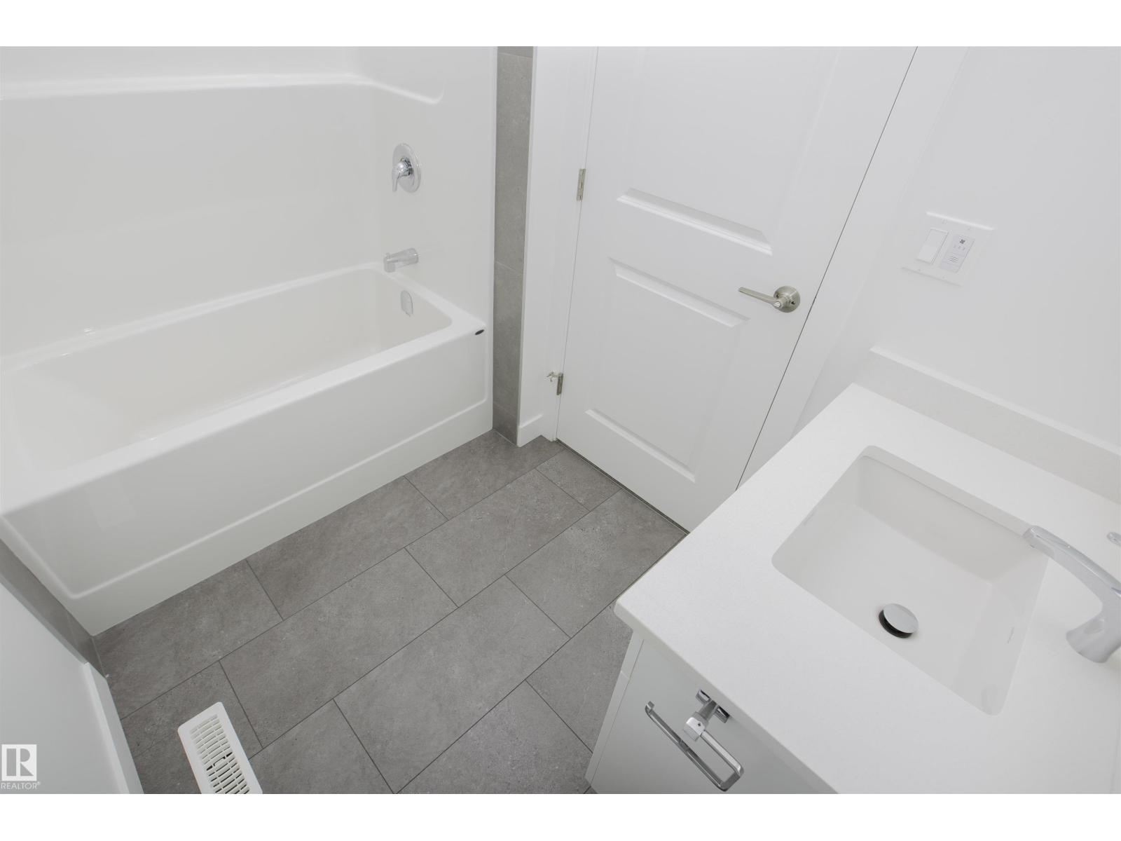 3631 213 St Nw Property Photo 28