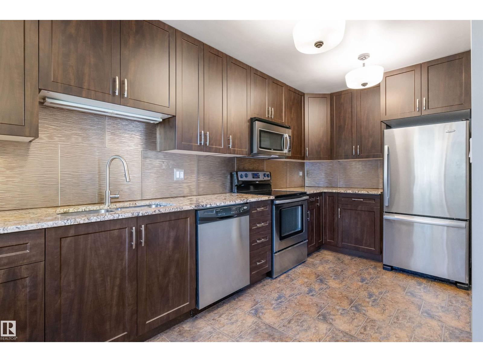 11643 137 St Nw Property Photo 12