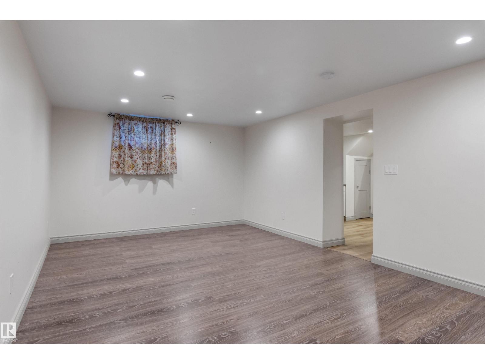 11643 137 St Nw Property Photo 35