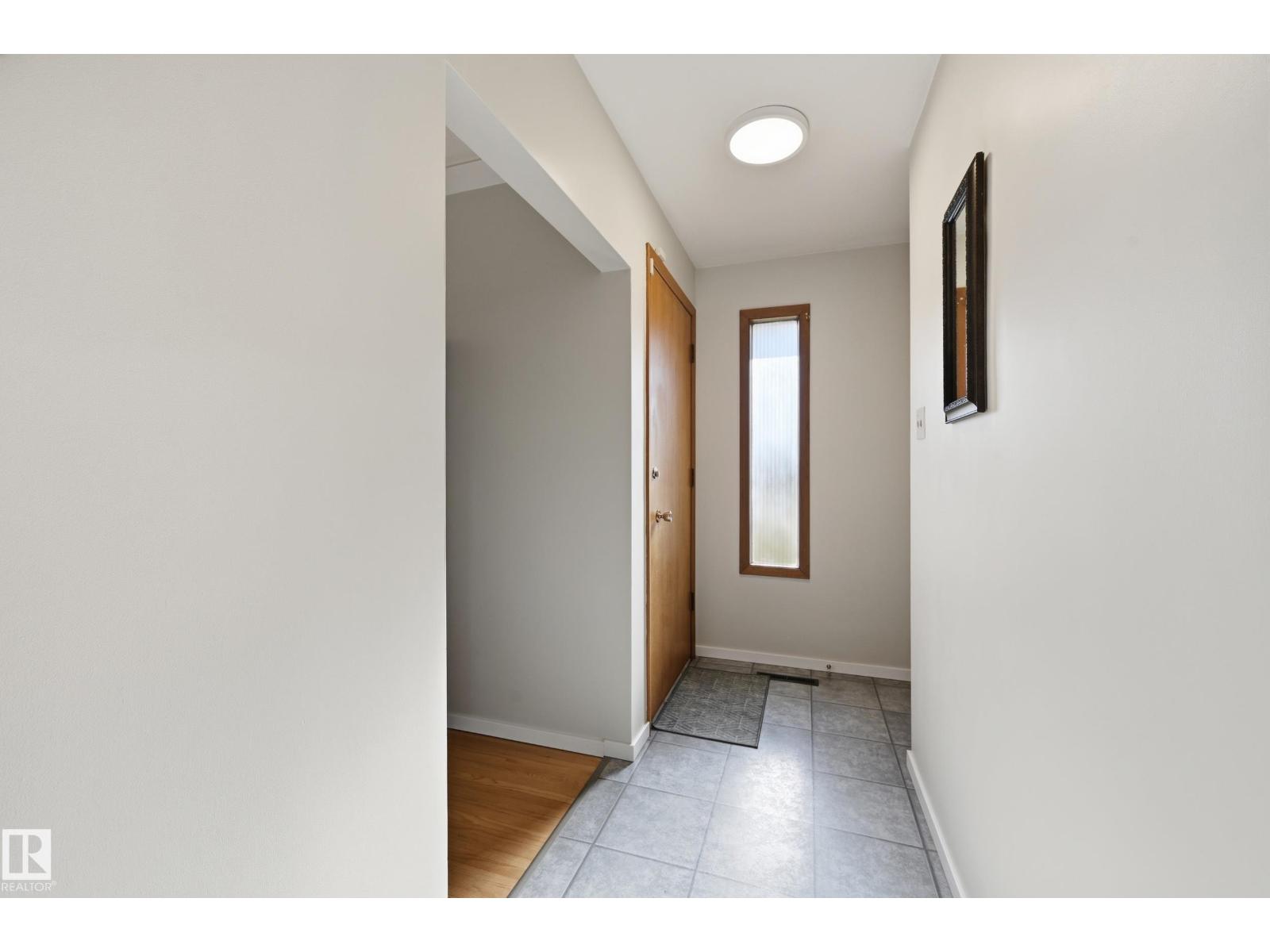 6604 93 Av Nw Property Photo 4