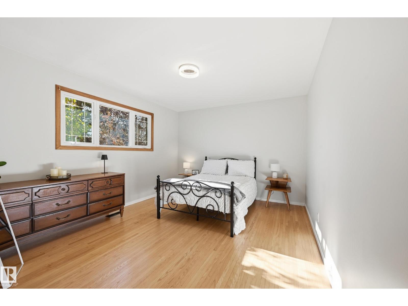 6604 93 Av Nw Property Photo 13