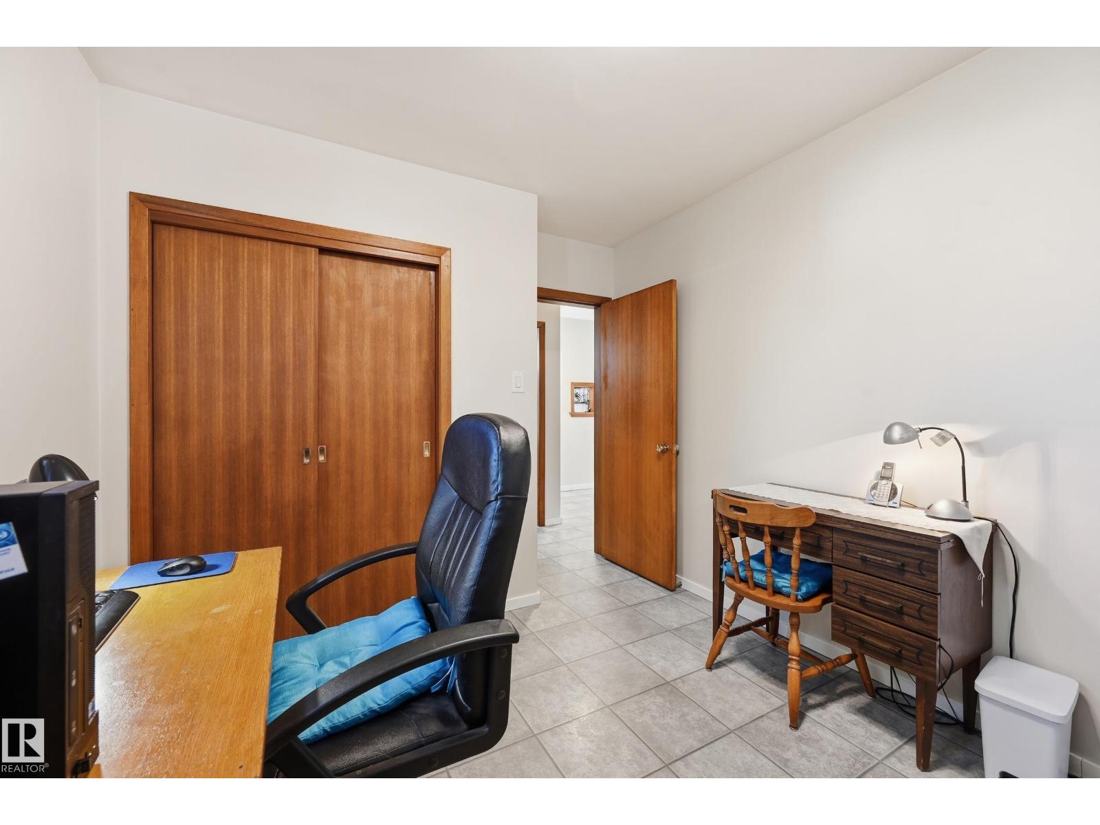 6604 93 Av Nw Property Photo 18