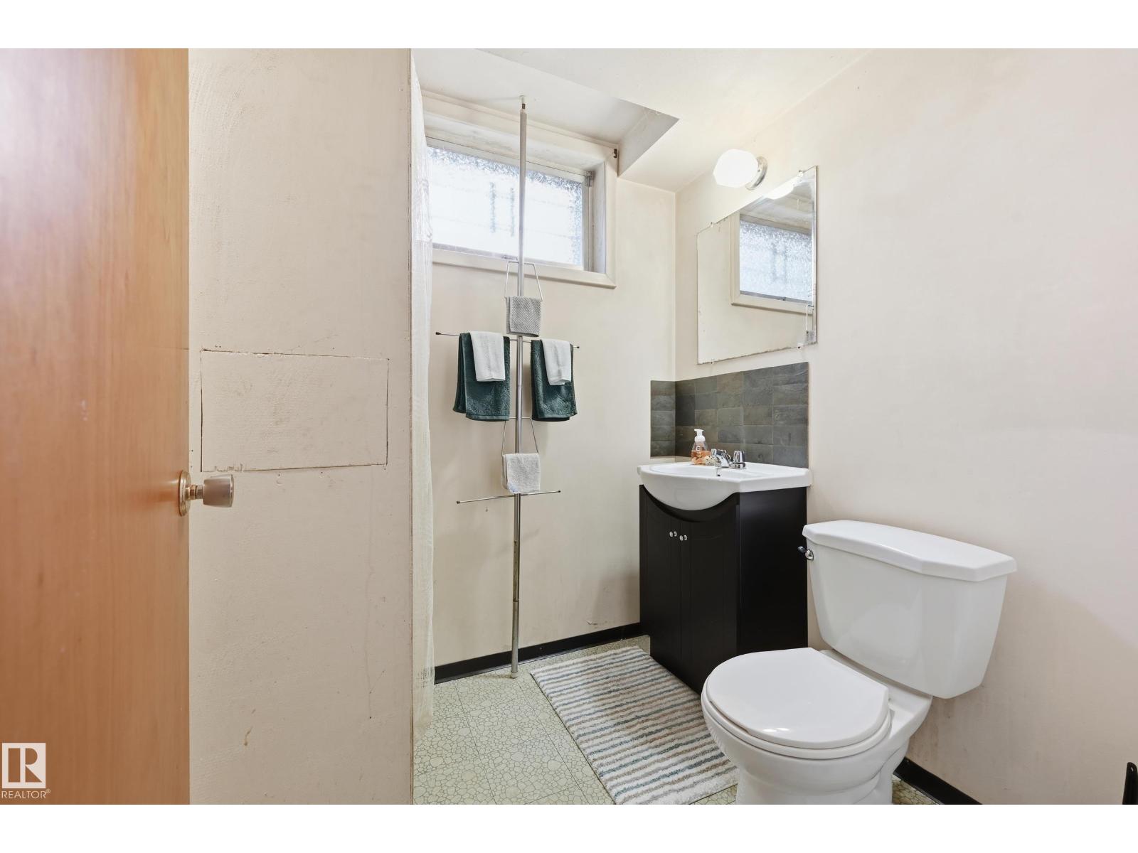 6604 93 Av Nw Property Photo 24