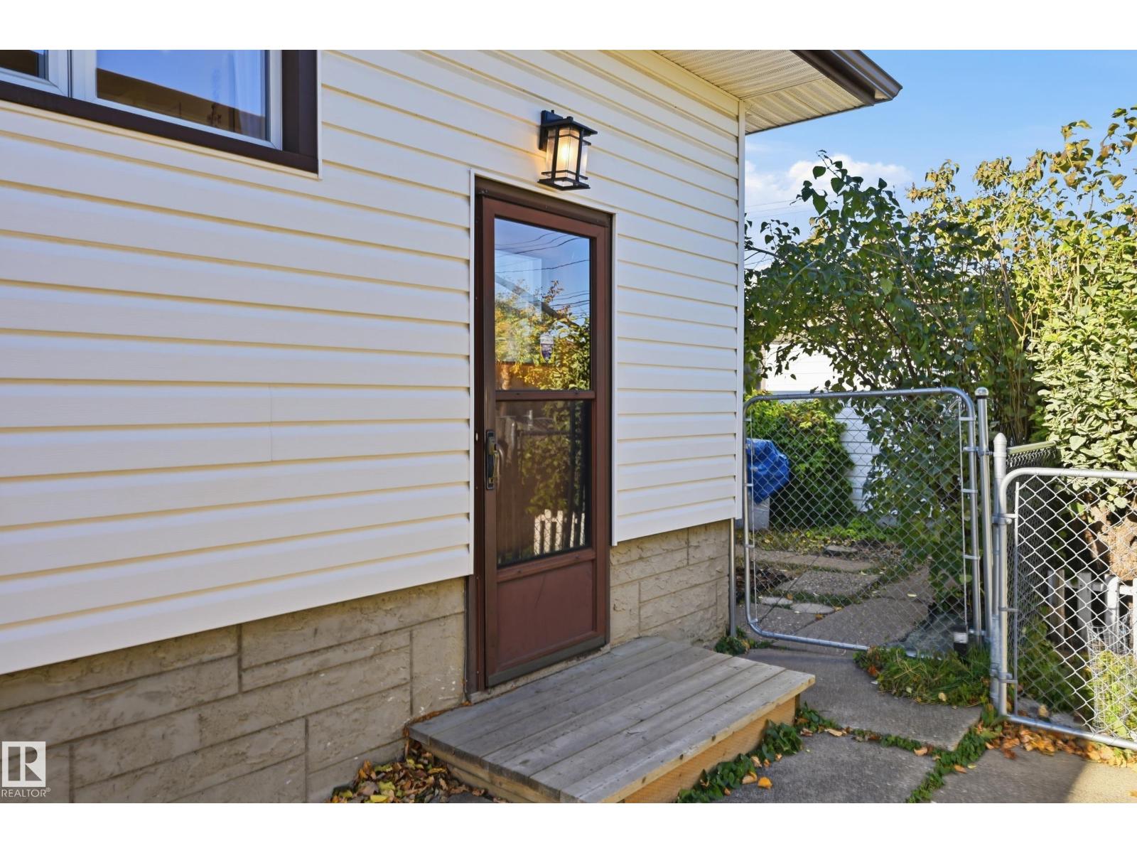 6604 93 Av Nw Property Photo 27