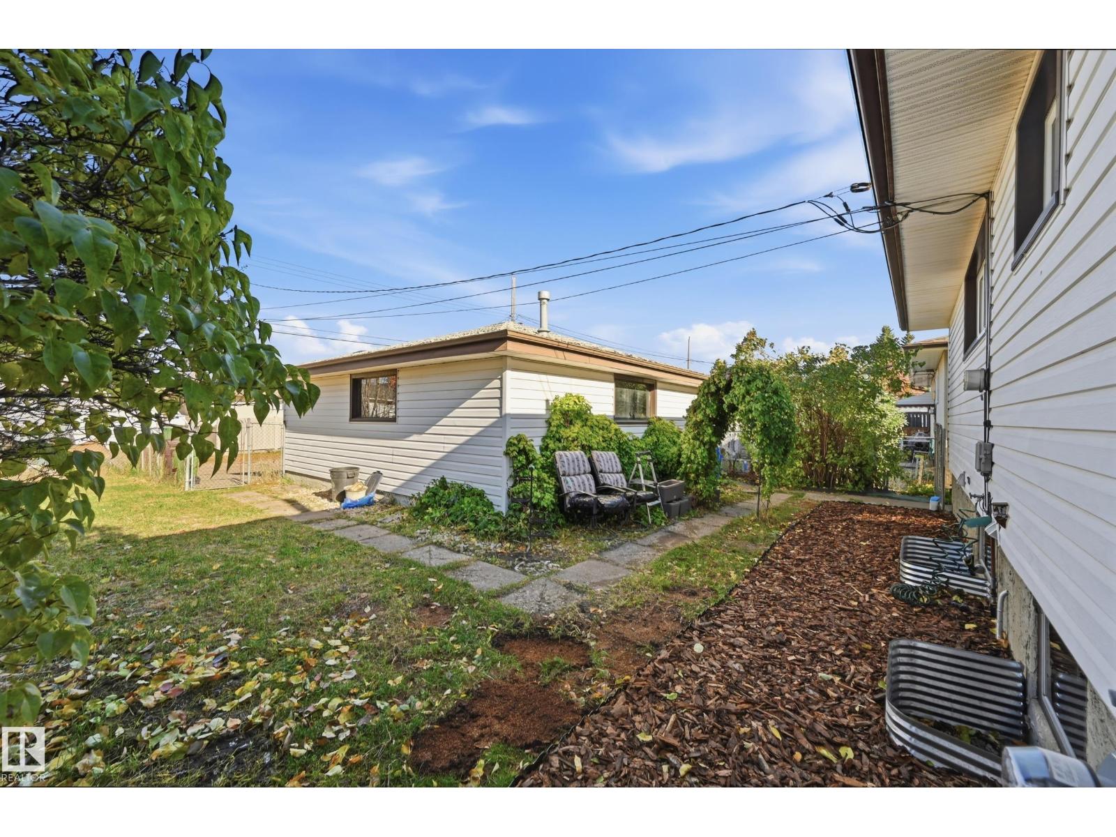 6604 93 Av Nw Property Photo 29