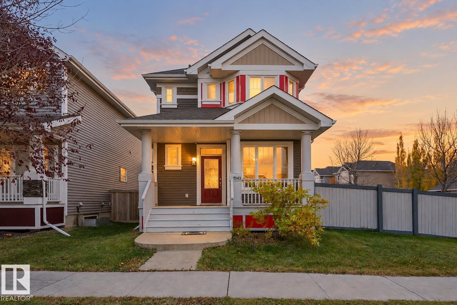 7043 22 Av Sw Property Photo 1