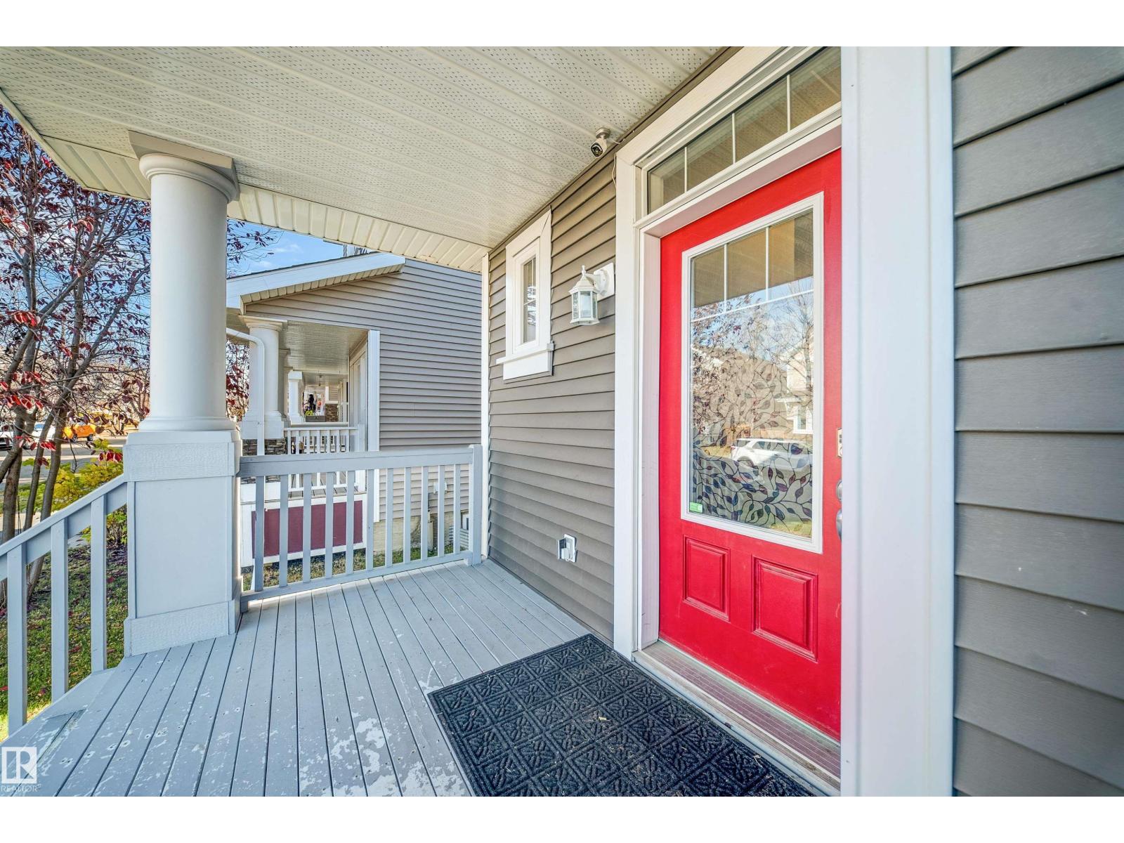 7043 22 Av Sw Property Photo 3
