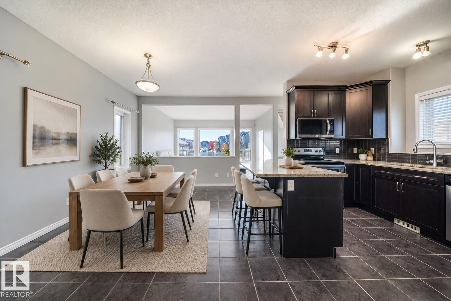 7043 22 Av Sw Property Photo 11