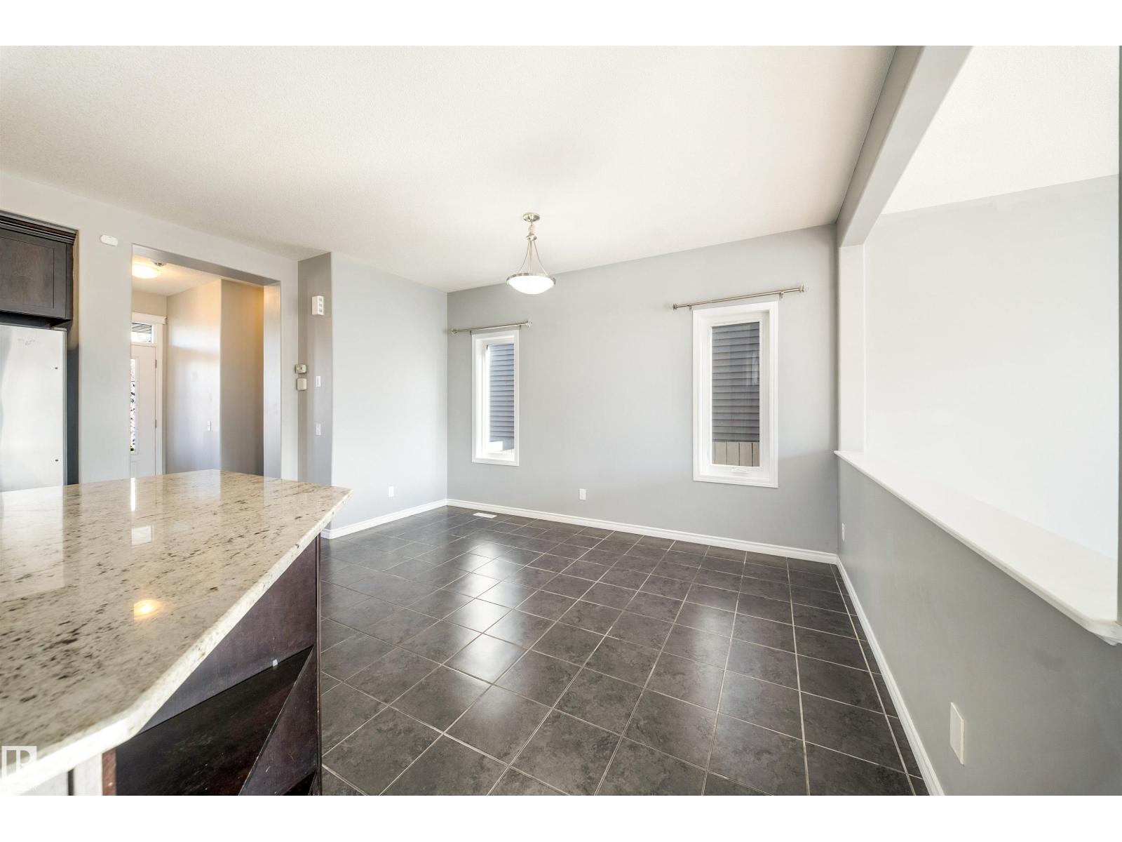 7043 22 Av Sw Property Photo 13