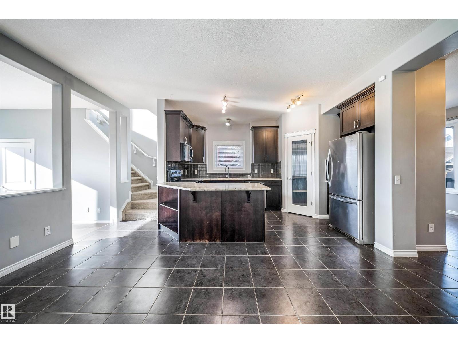7043 22 Av Sw Property Photo 14