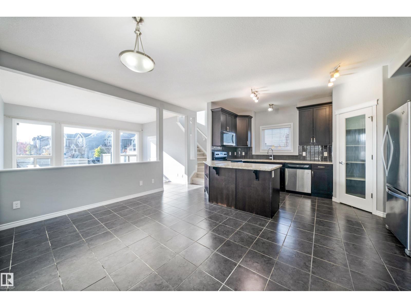 7043 22 Av Sw Property Photo 17