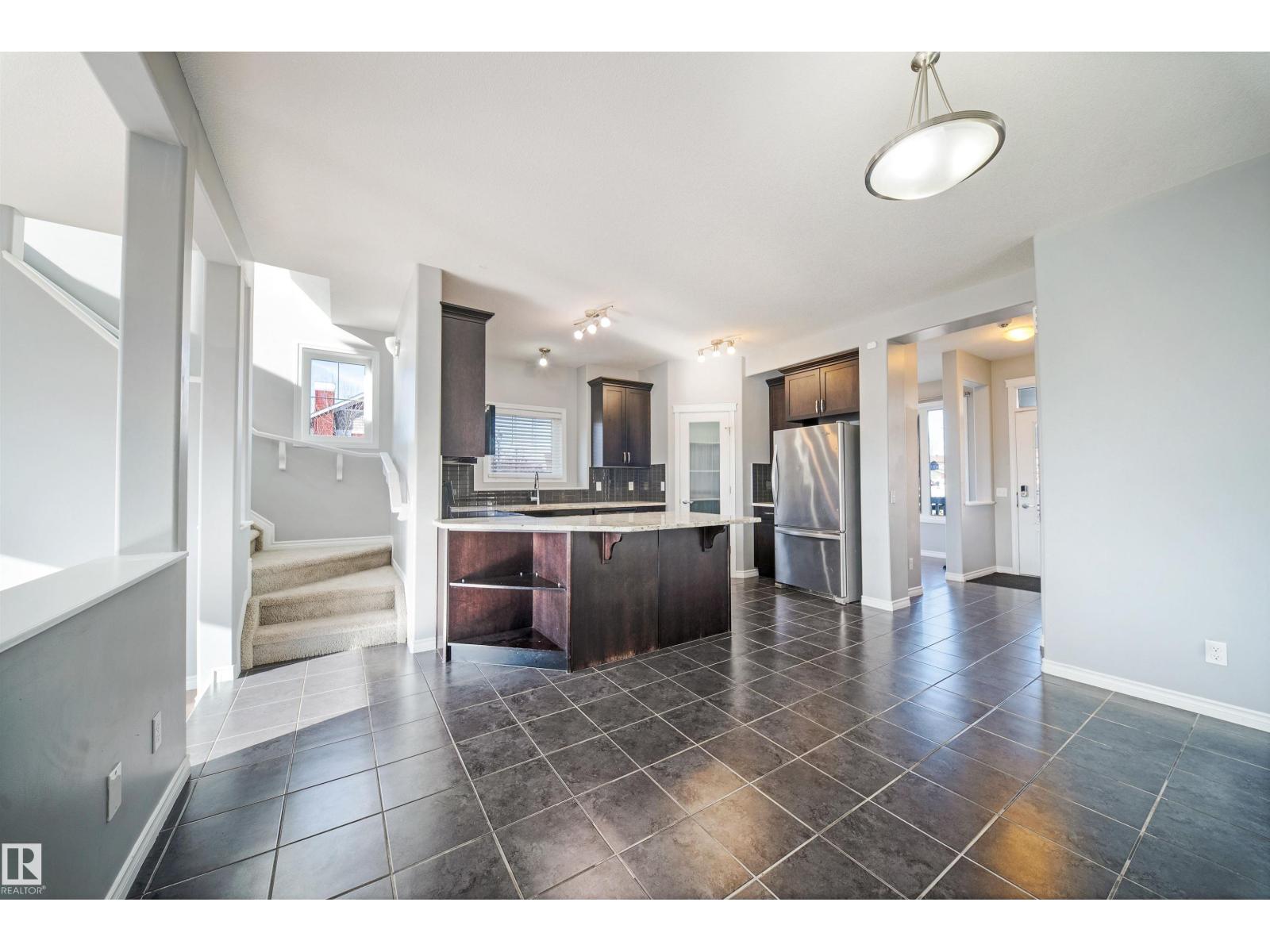 7043 22 Av Sw Property Photo 18