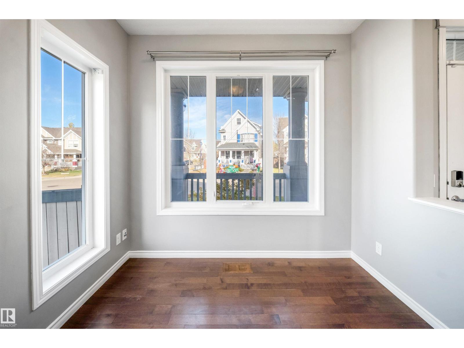 7043 22 Av Sw Property Photo 22
