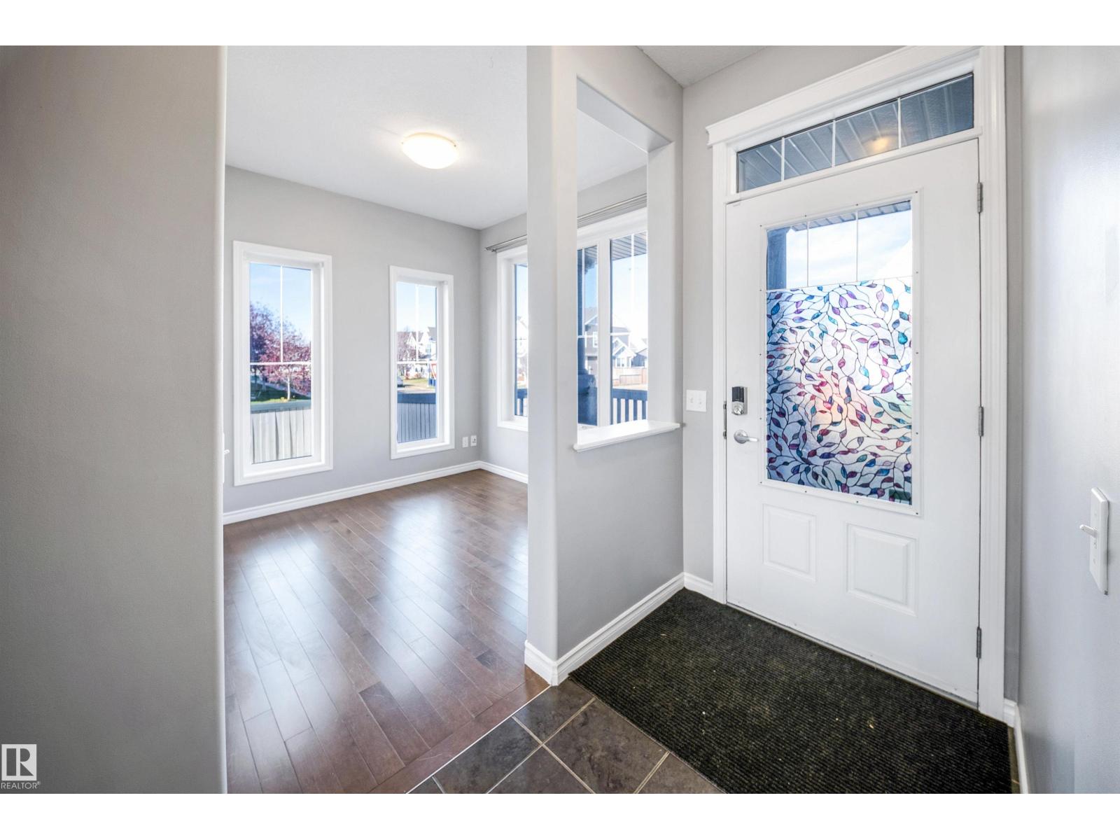 7043 22 Av Sw Property Photo 24