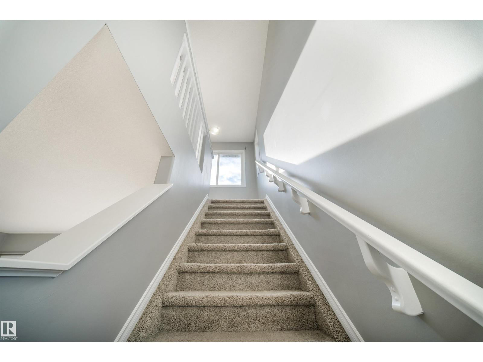 7043 22 Av Sw Property Photo 27