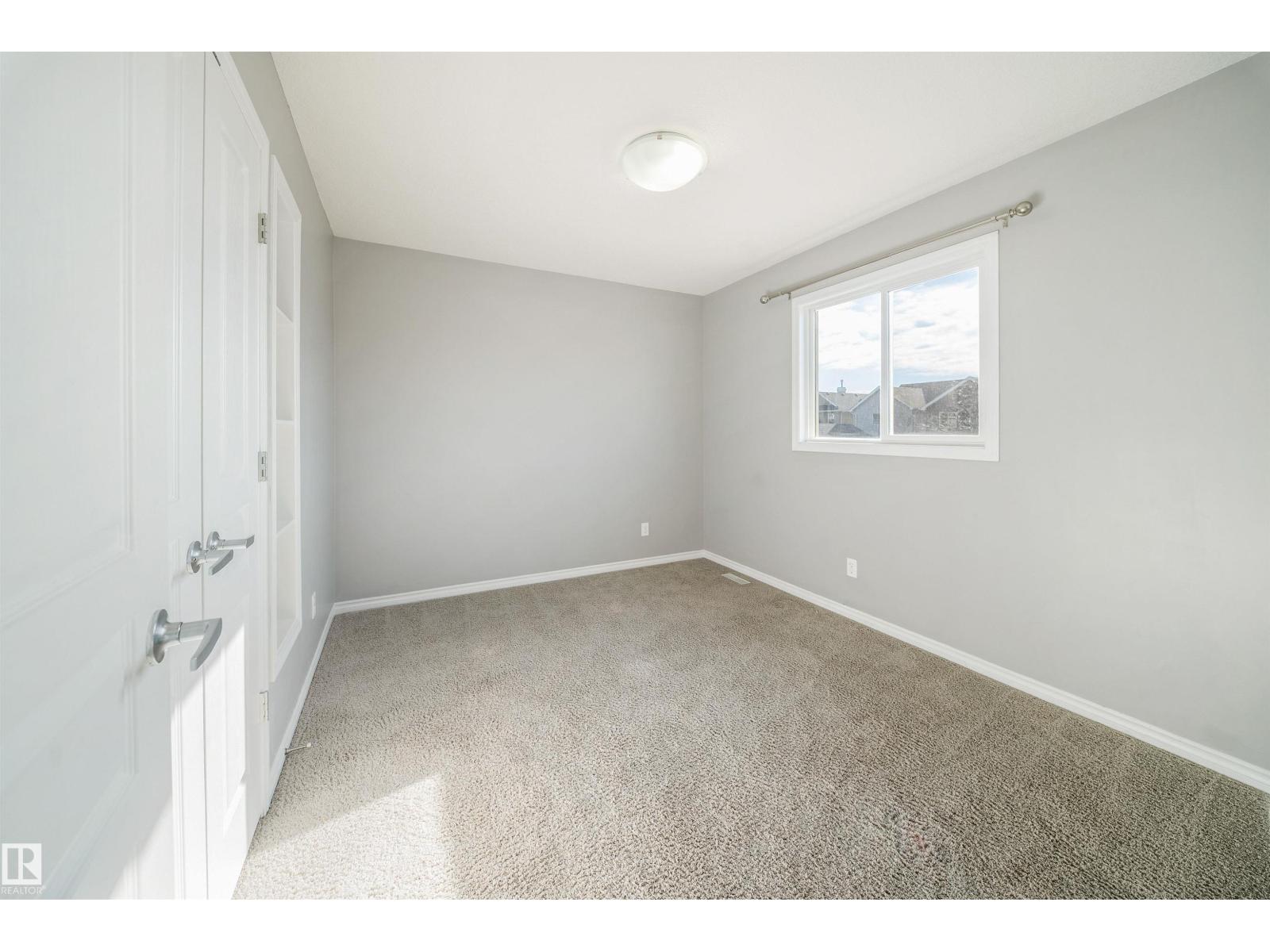 7043 22 Av Sw Property Photo 30