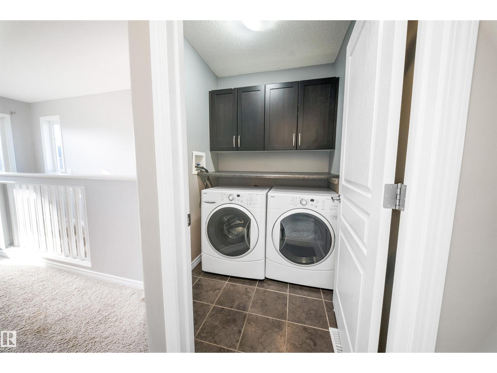 7043 22 Av Sw Property Photo 37