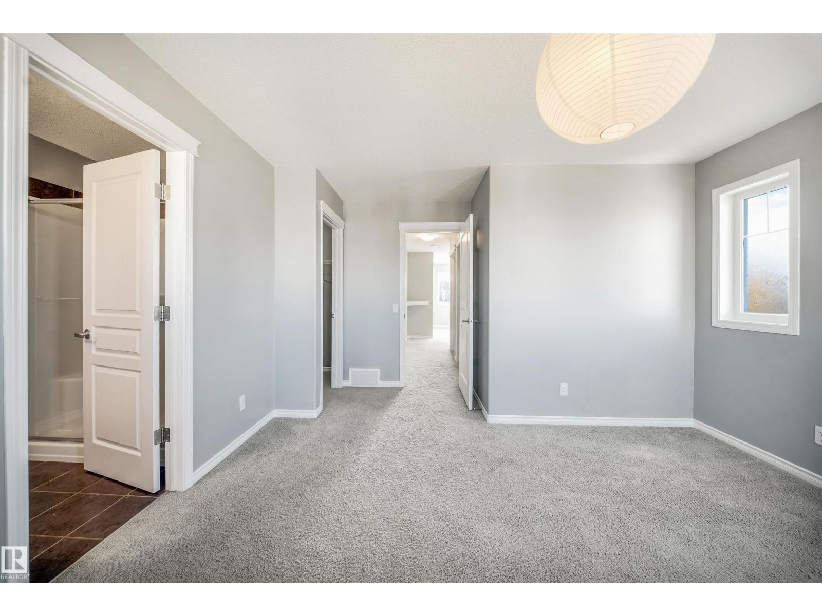 7043 22 Av Sw Property Photo 42